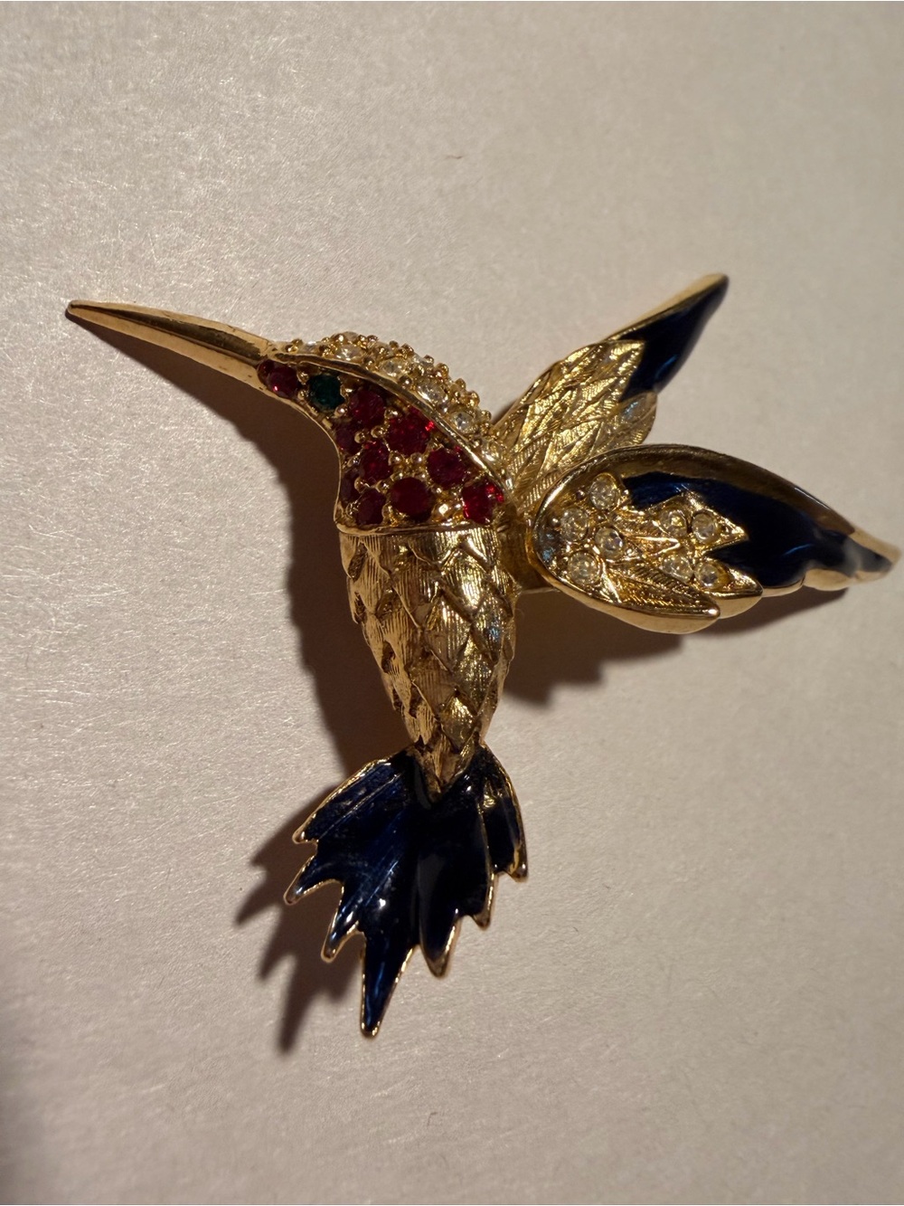 Sphinx vintage hummingbird brooch